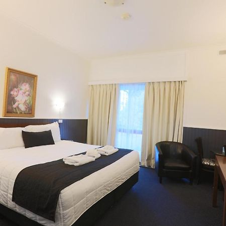 The Esplanade Motel Lakes Entrance Exterior photo