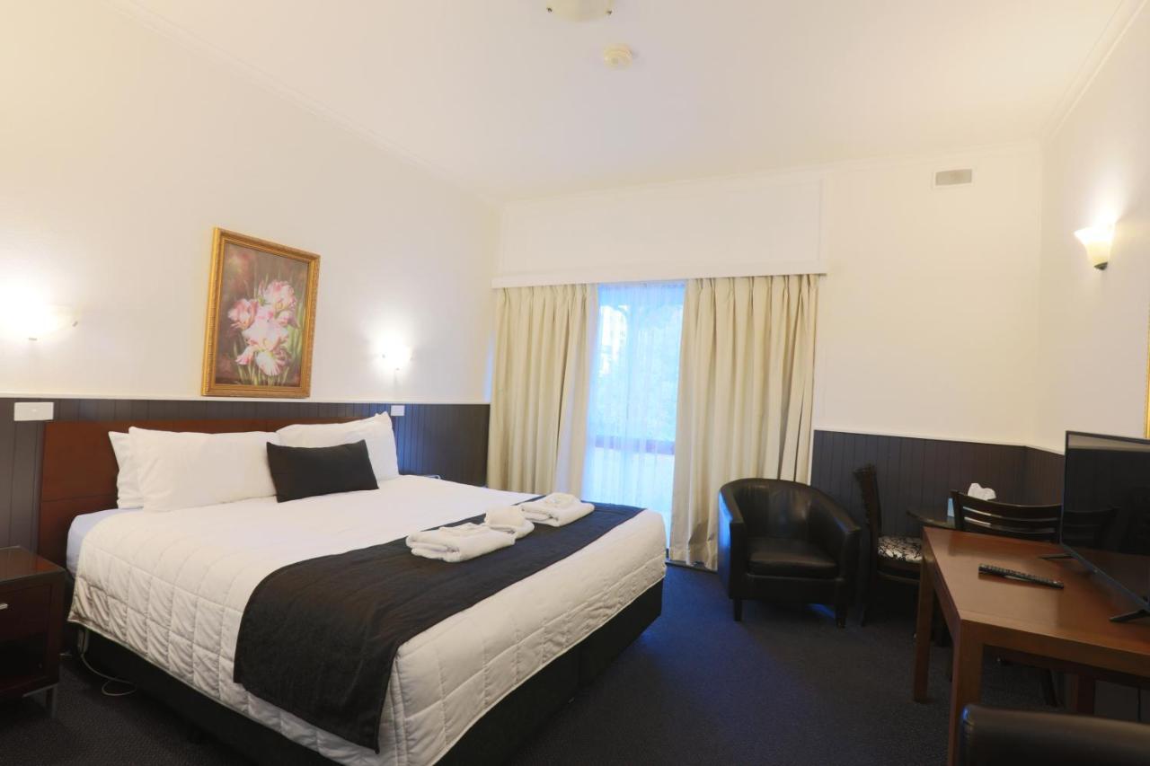 The Esplanade Motel Lakes Entrance Exterior photo