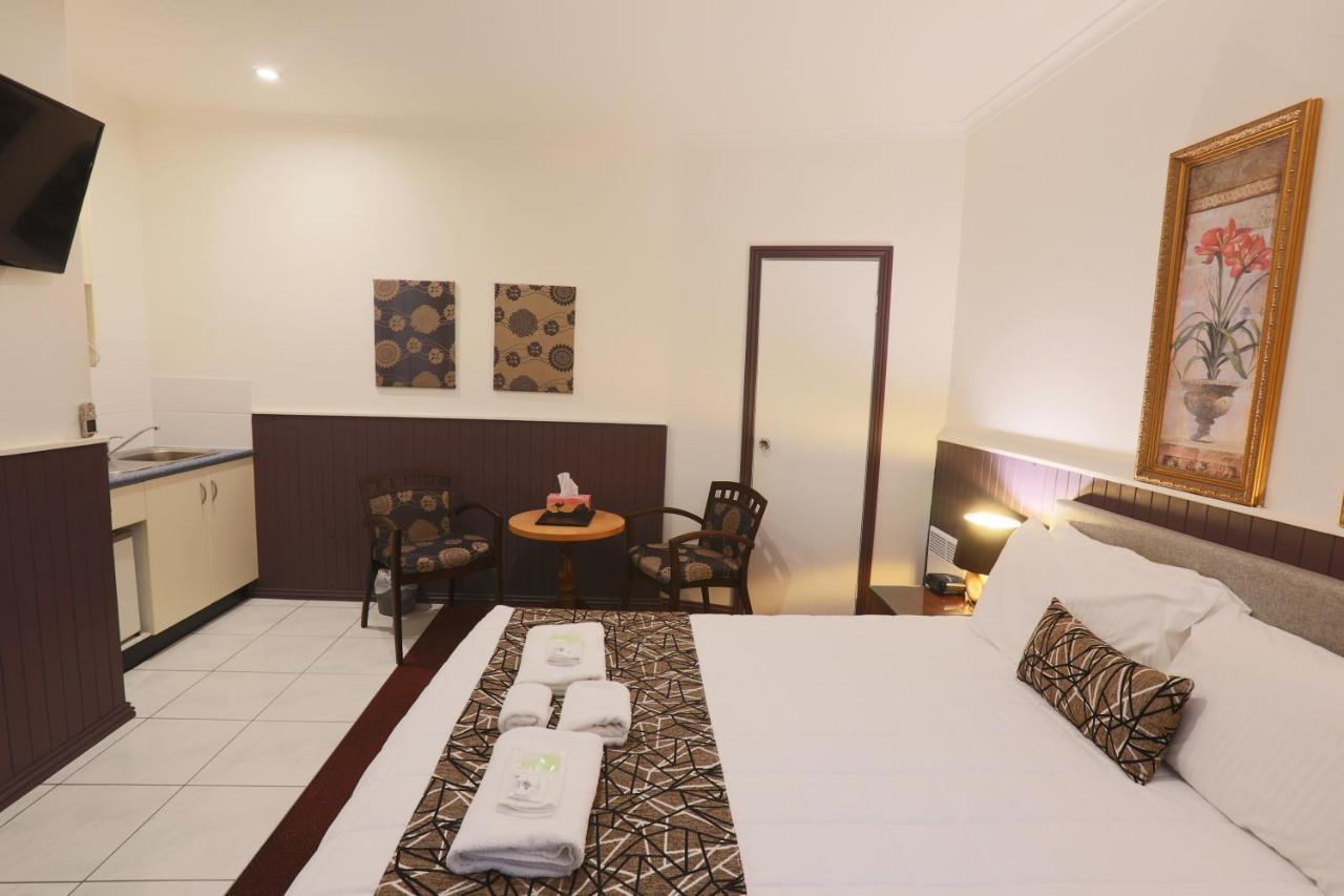 The Esplanade Motel Lakes Entrance Exterior photo
