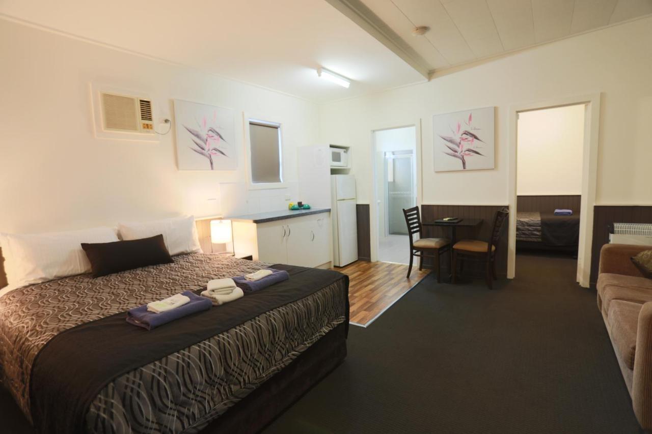 The Esplanade Motel Lakes Entrance Exterior photo