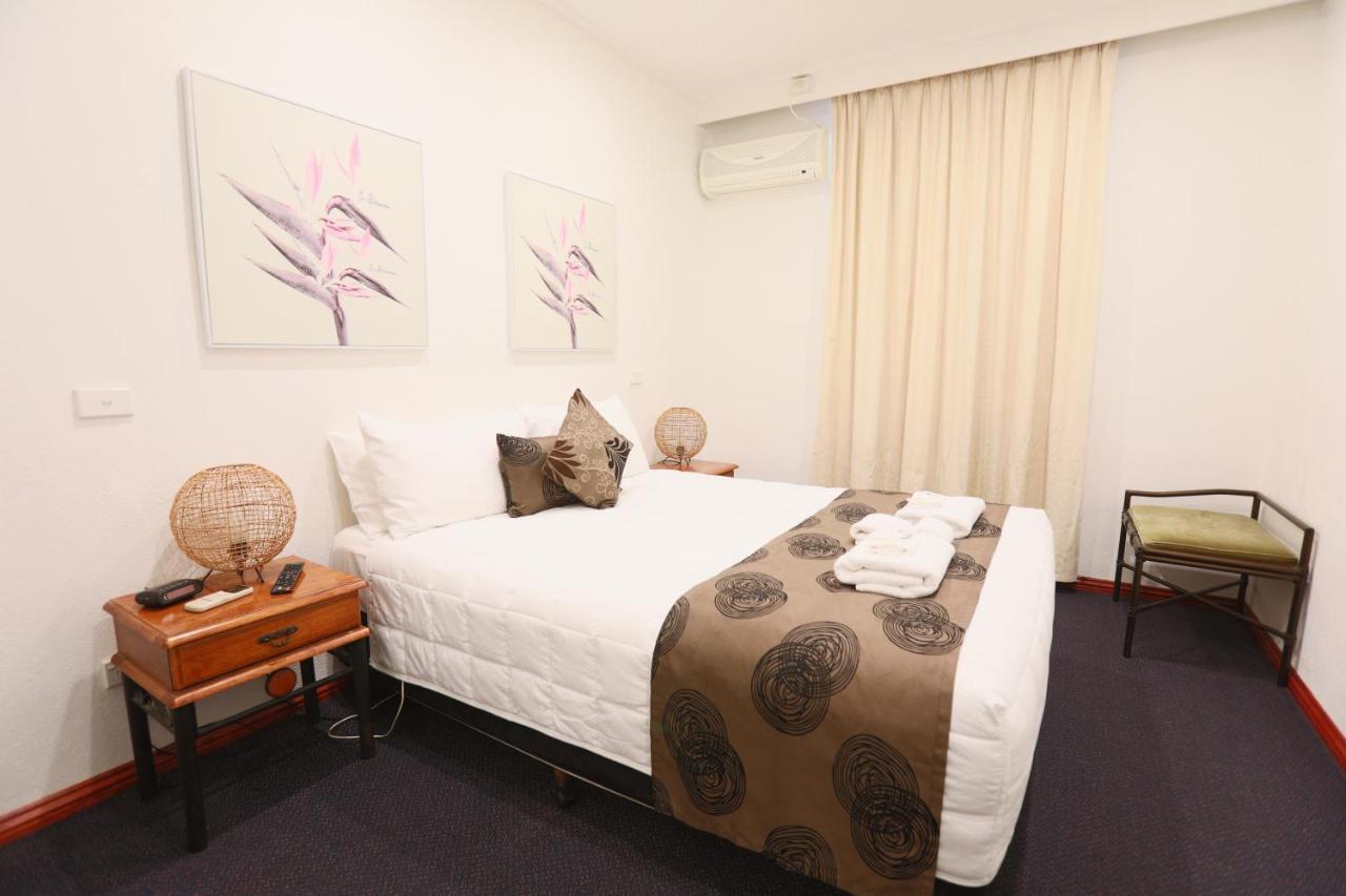 The Esplanade Motel Lakes Entrance Exterior photo