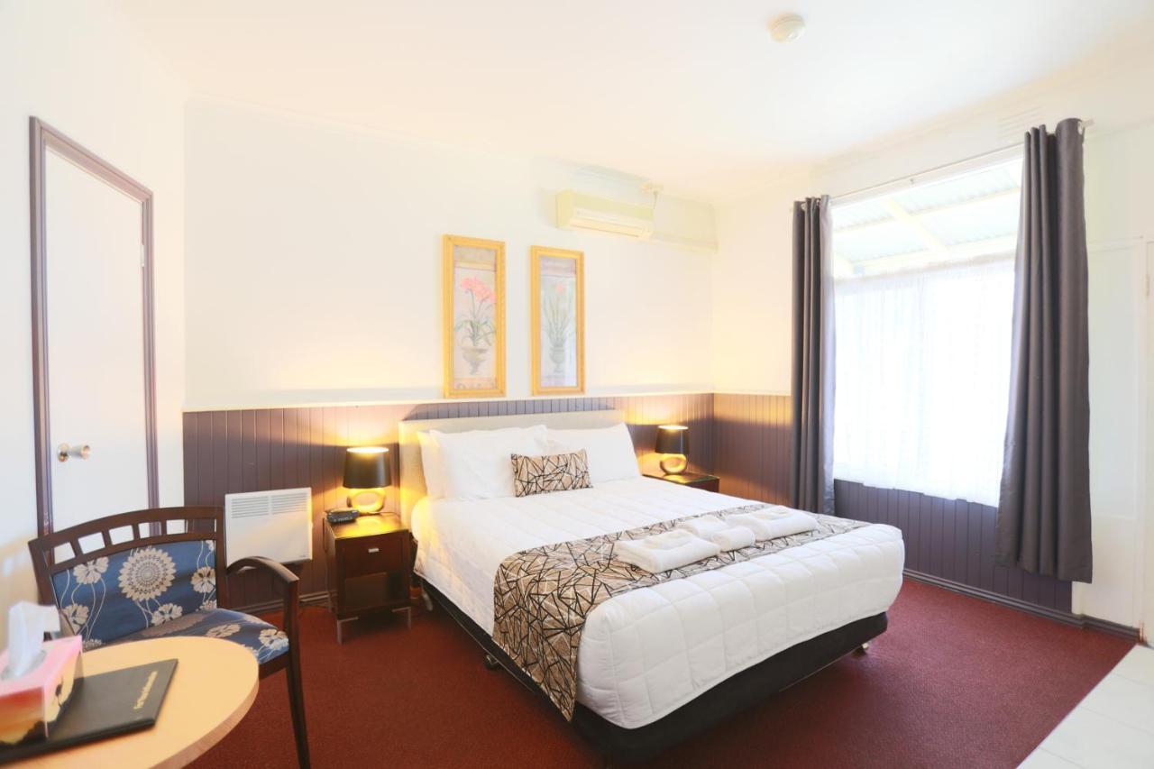 The Esplanade Motel Lakes Entrance Exterior photo