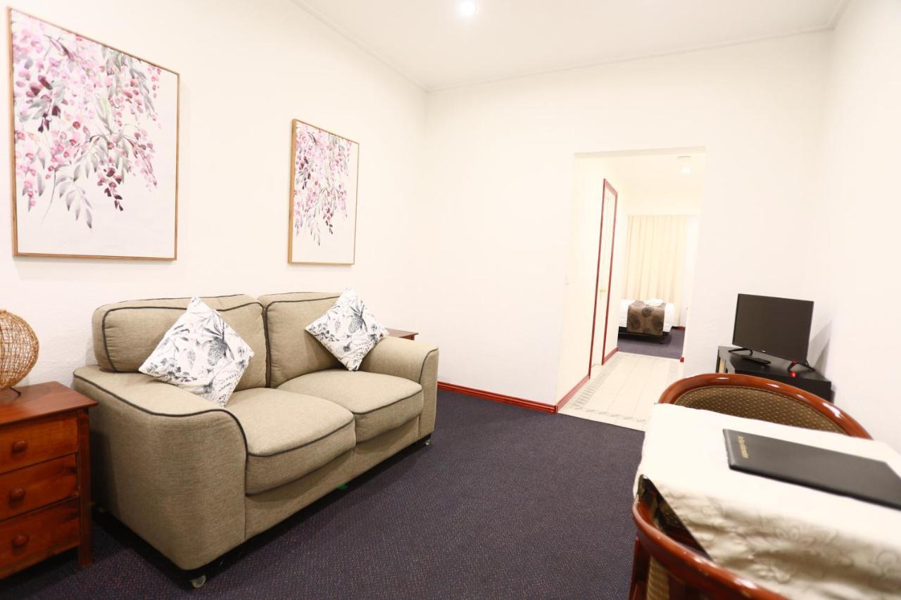 The Esplanade Motel Lakes Entrance Exterior photo