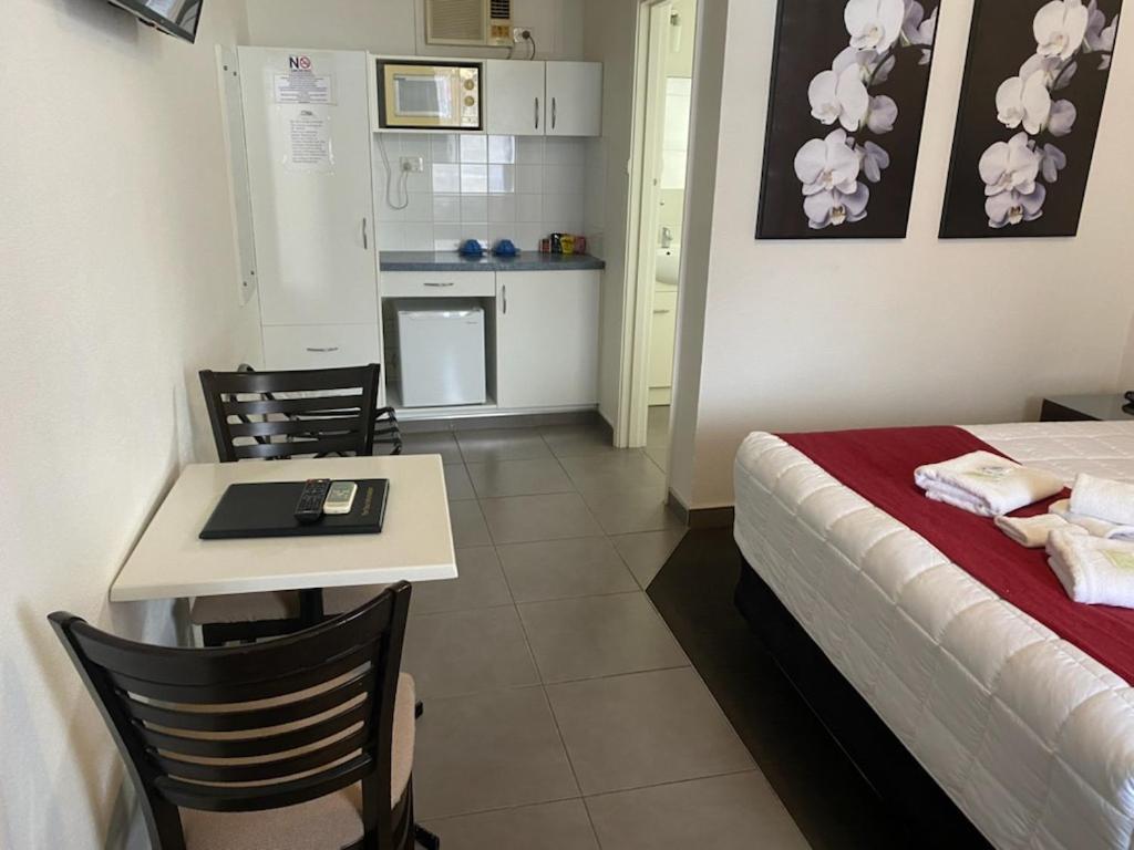 The Esplanade Motel Lakes Entrance Exterior photo