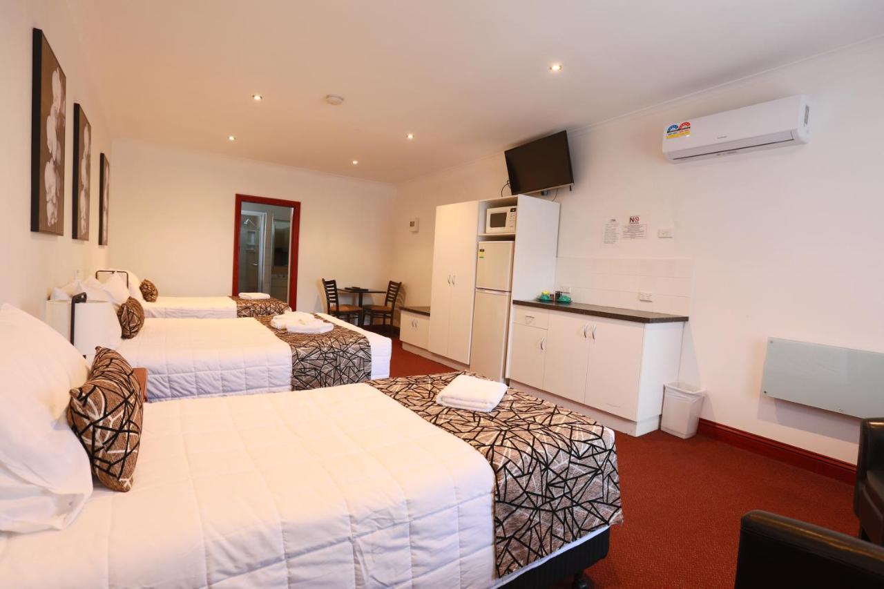 The Esplanade Motel Lakes Entrance Exterior photo