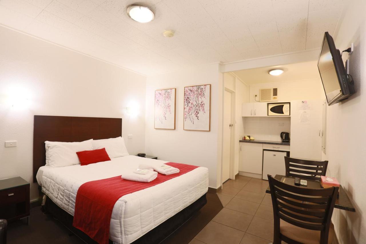 The Esplanade Motel Lakes Entrance Exterior photo