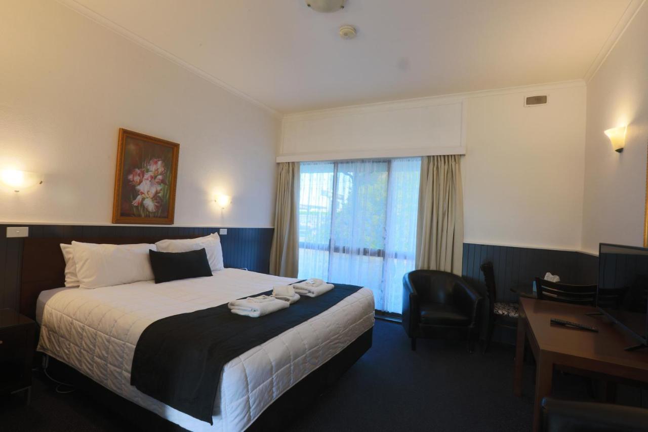 The Esplanade Motel Lakes Entrance Exterior photo