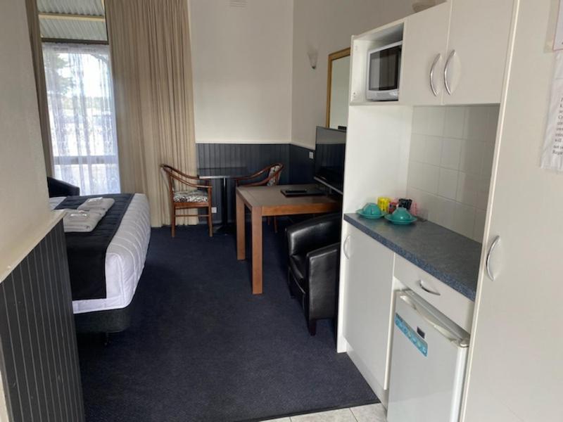 The Esplanade Motel Lakes Entrance Exterior photo